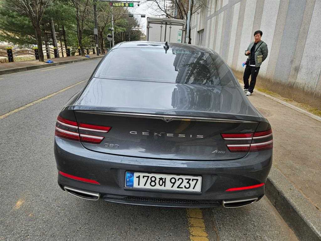 Genesis G80 - Vista 4