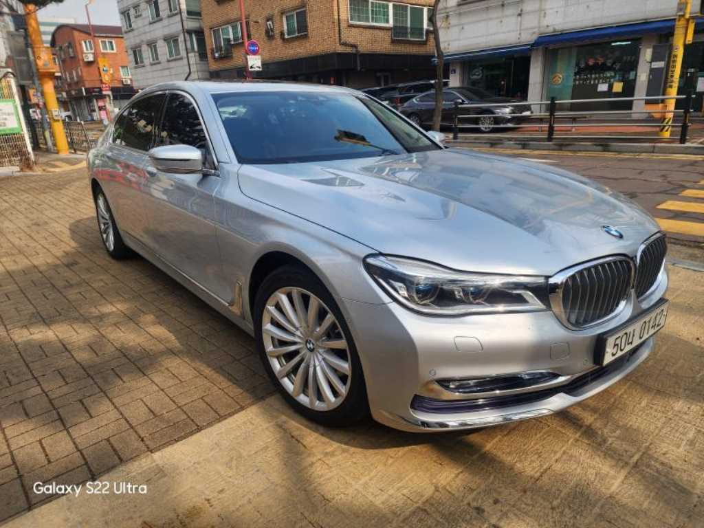 BMW 7 Series - Vista 2