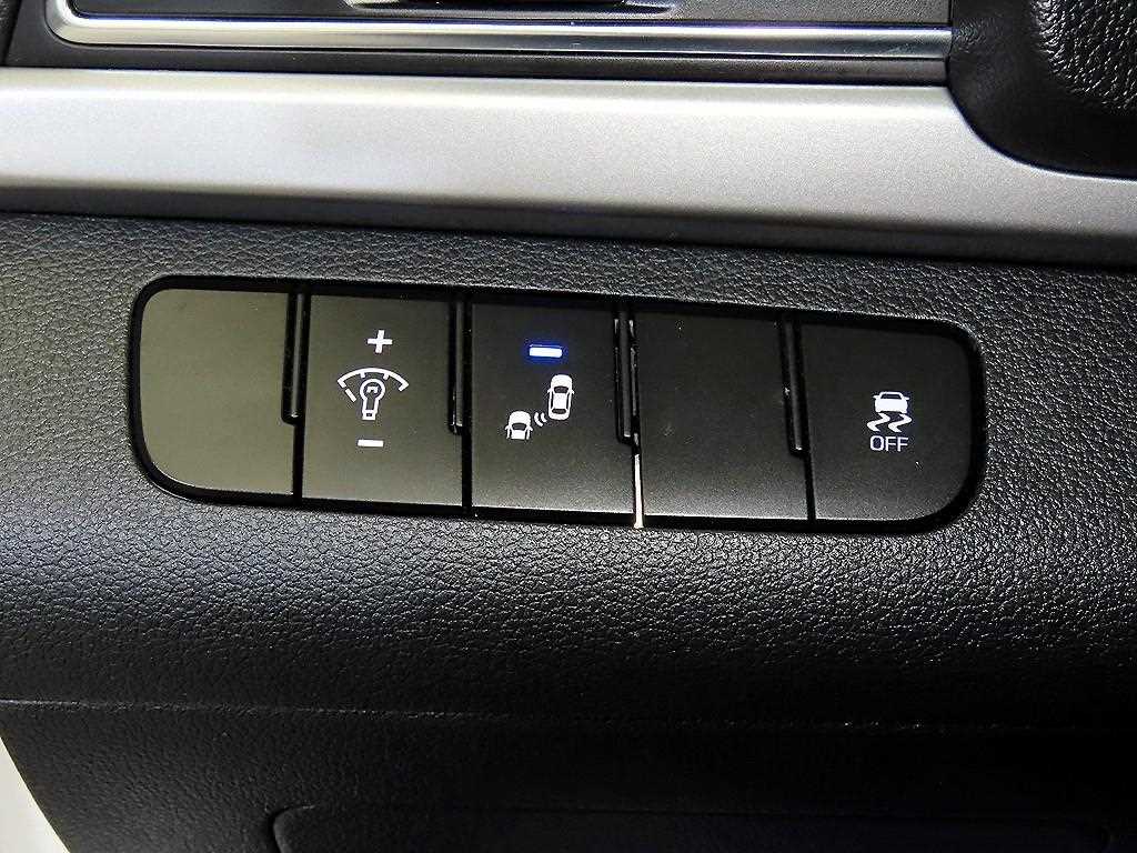 HYUNDAI Avante 2018 Blanco - Importación desde Corea - HF Imports Iquique - Foto 14