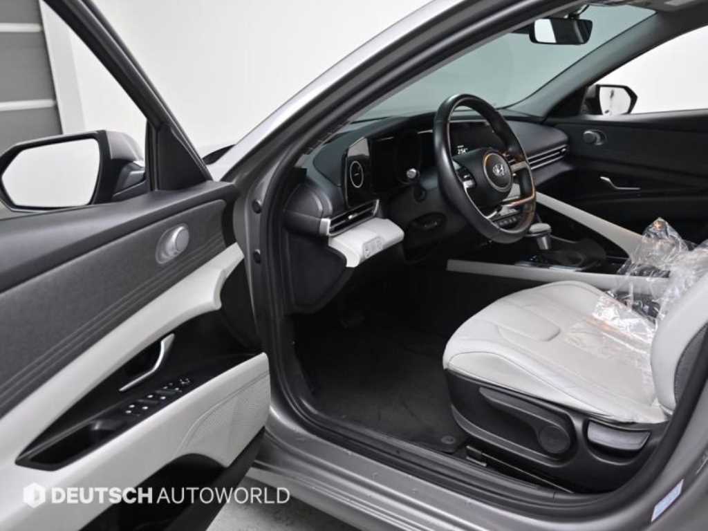 HYUNDAI Avante - Vista 11