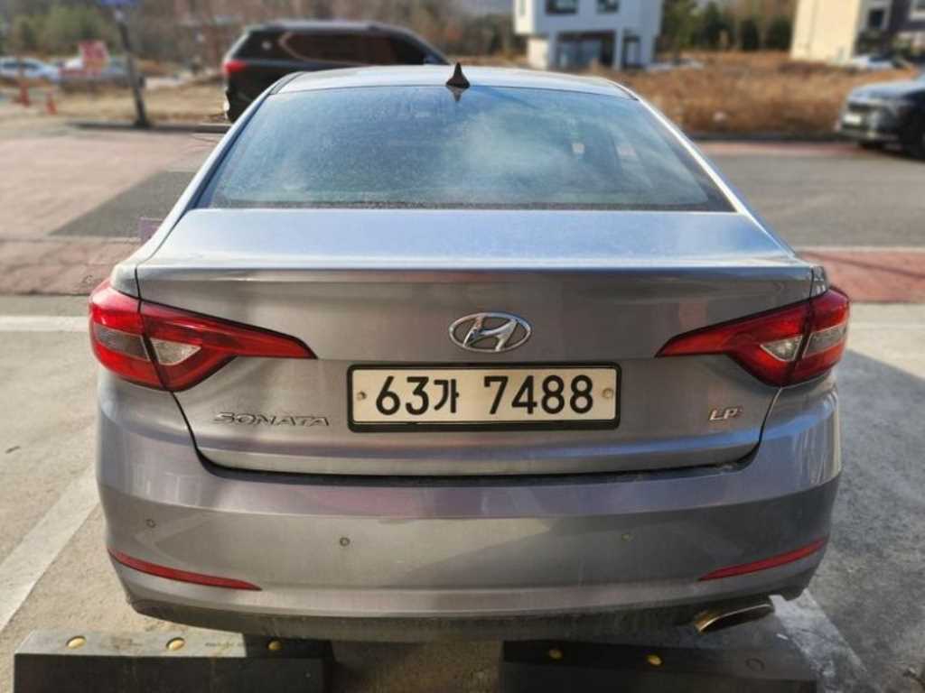 HYUNDAI Sonata - Vista 3