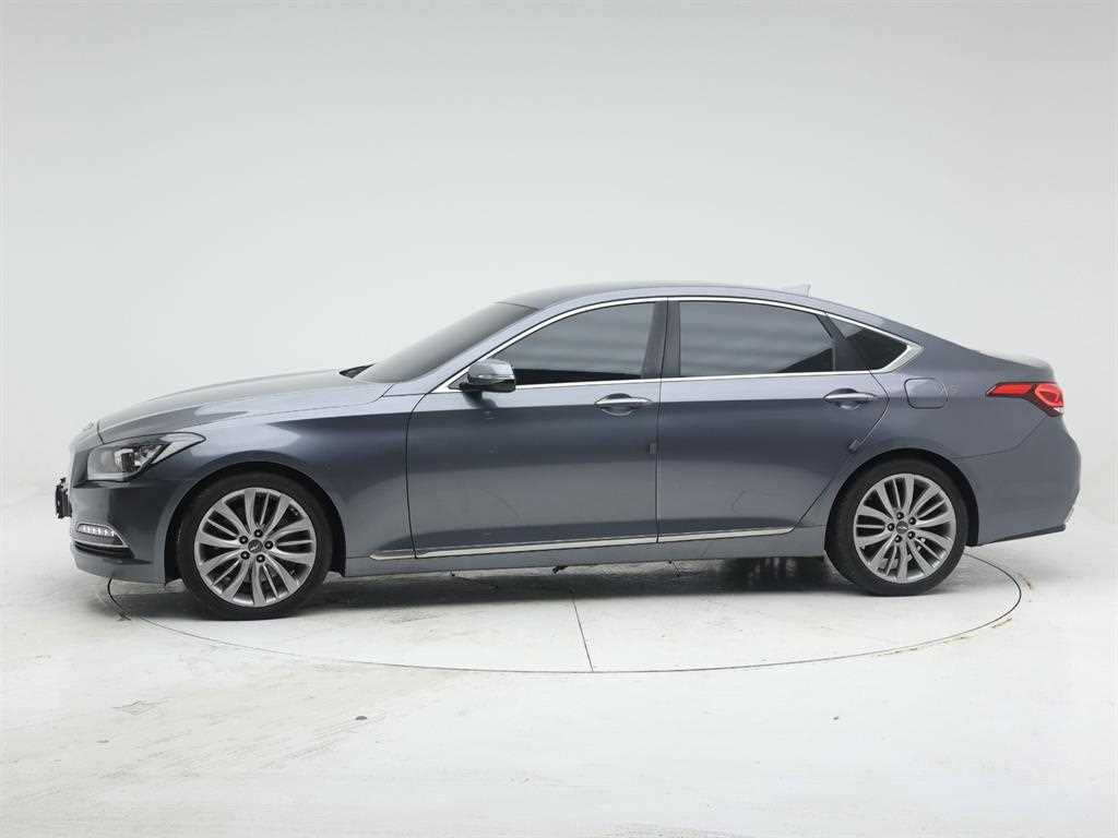 HYUNDAI Genesis - Vista 3