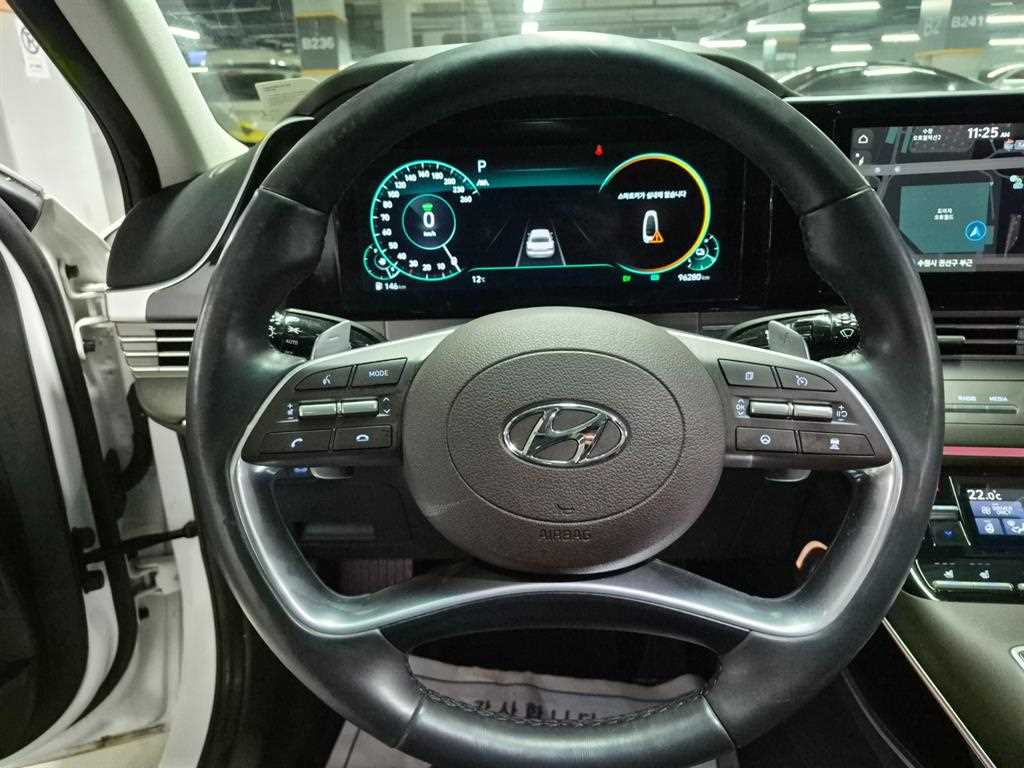 HYUNDAI Grandeur - Vista 12