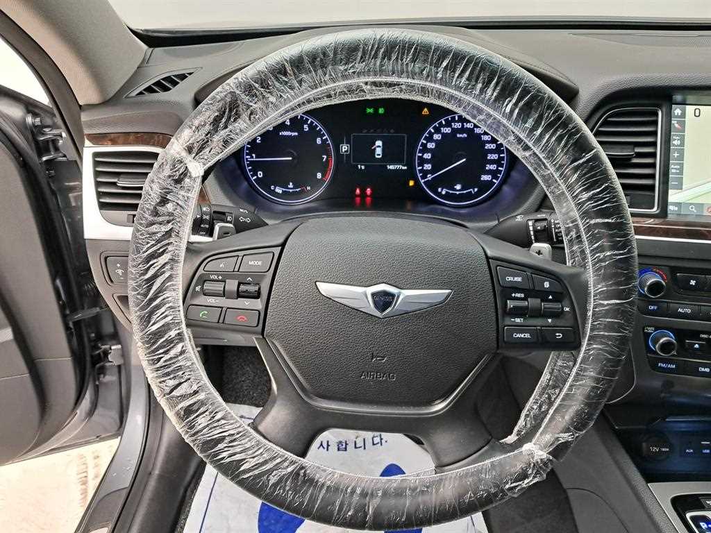 HYUNDAI Genesis - Vista 7