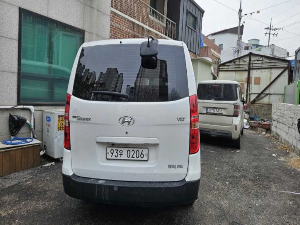 HYUNDAI Starex - Vista 2