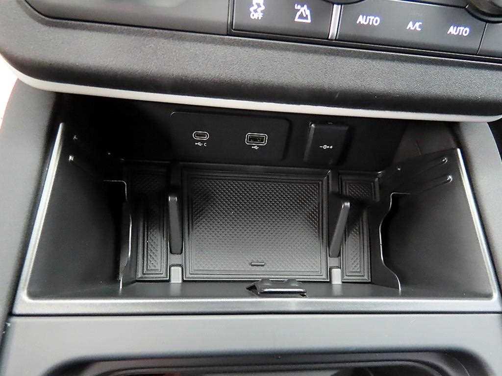 Land Rover Defender - Vista 12