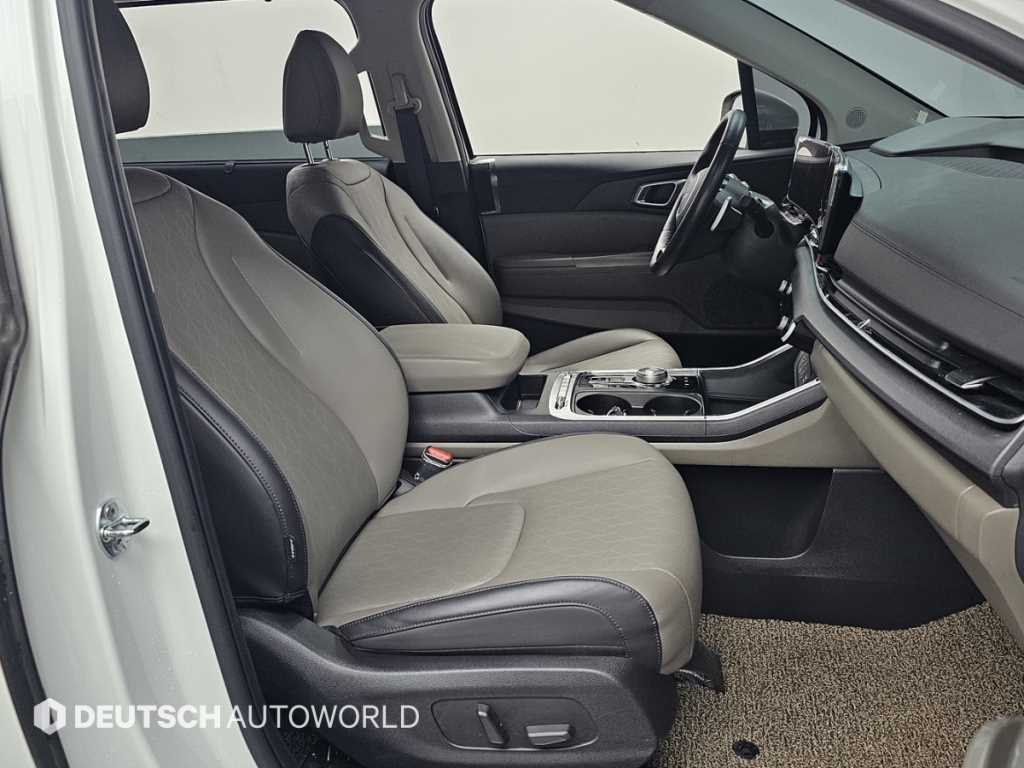 KIA Carnival - Vista 10