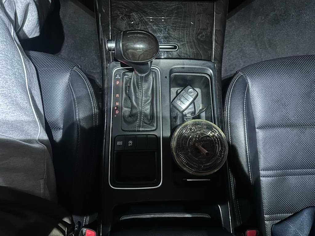 KIA Sorento - Vista 8