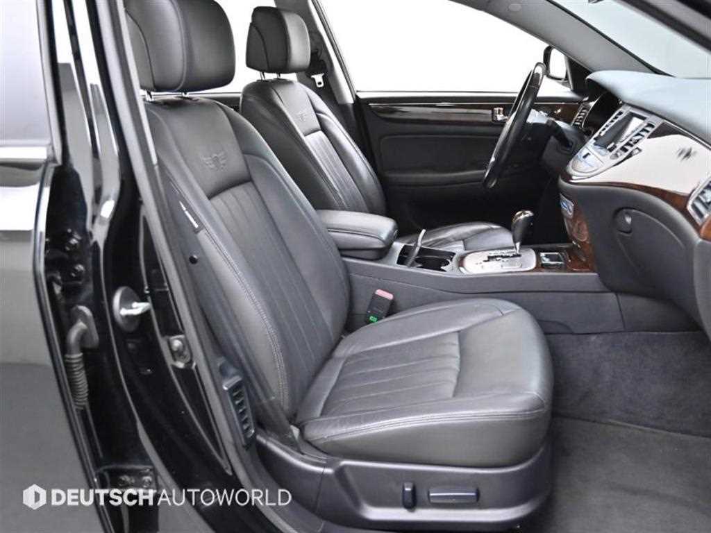 HYUNDAI Genesis - Vista 10