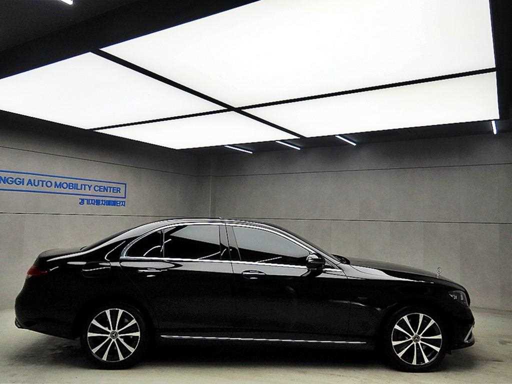 Mercedes Benz E class - Vista 2