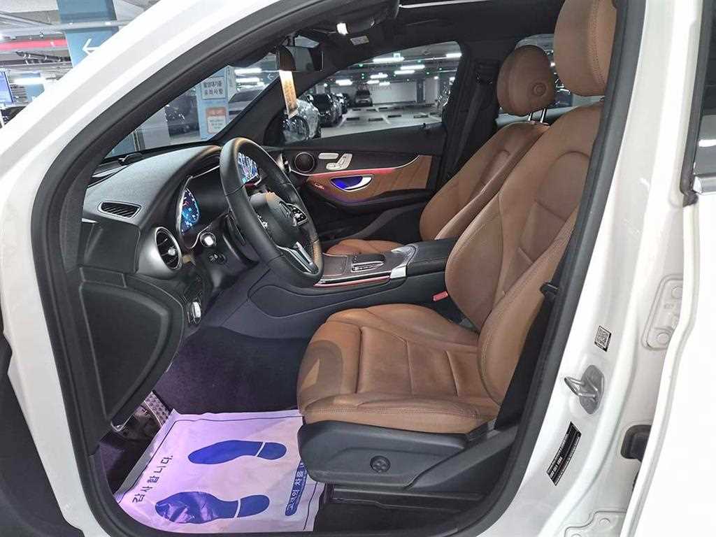 Mercedes Benz GLC Class - Vista 6