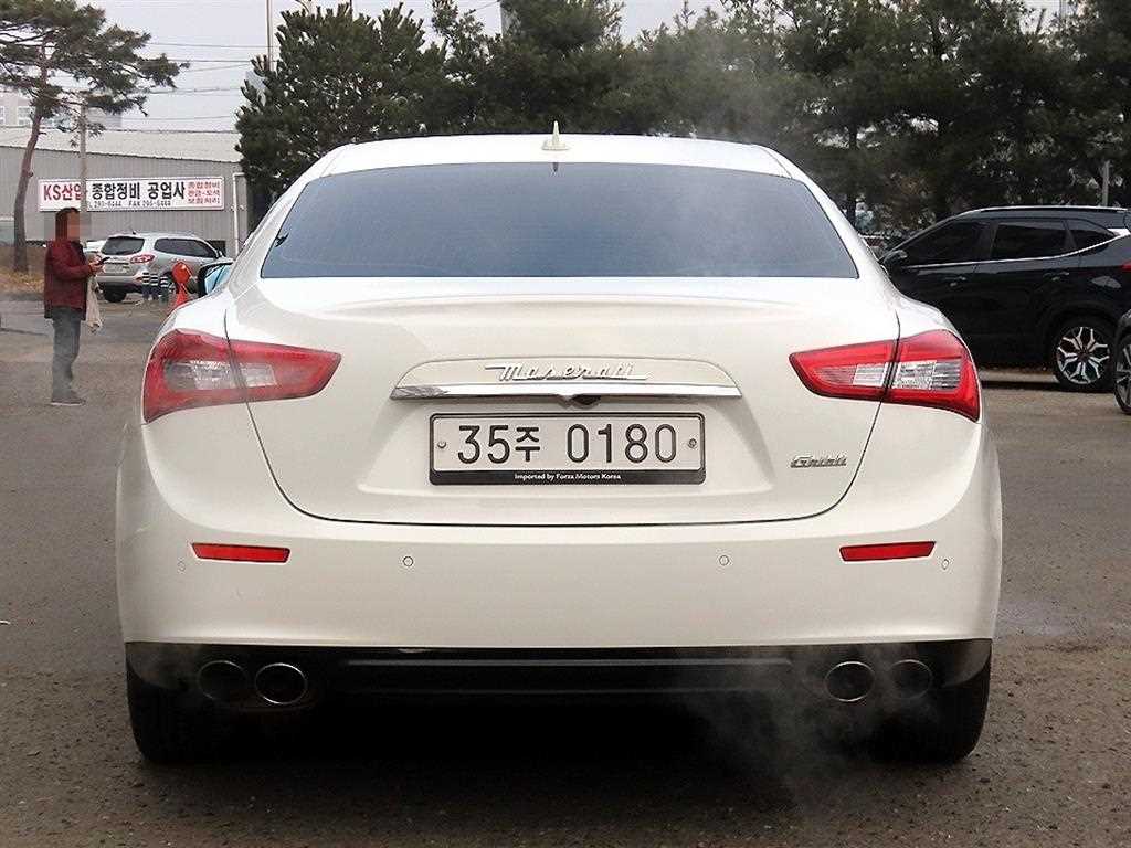 Maserati Ghibli - Vista 4