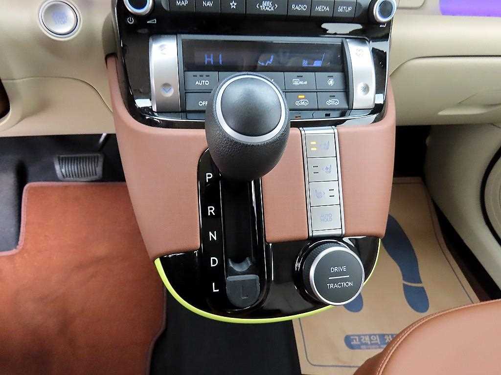 HYUNDAI Casper - Vista 10