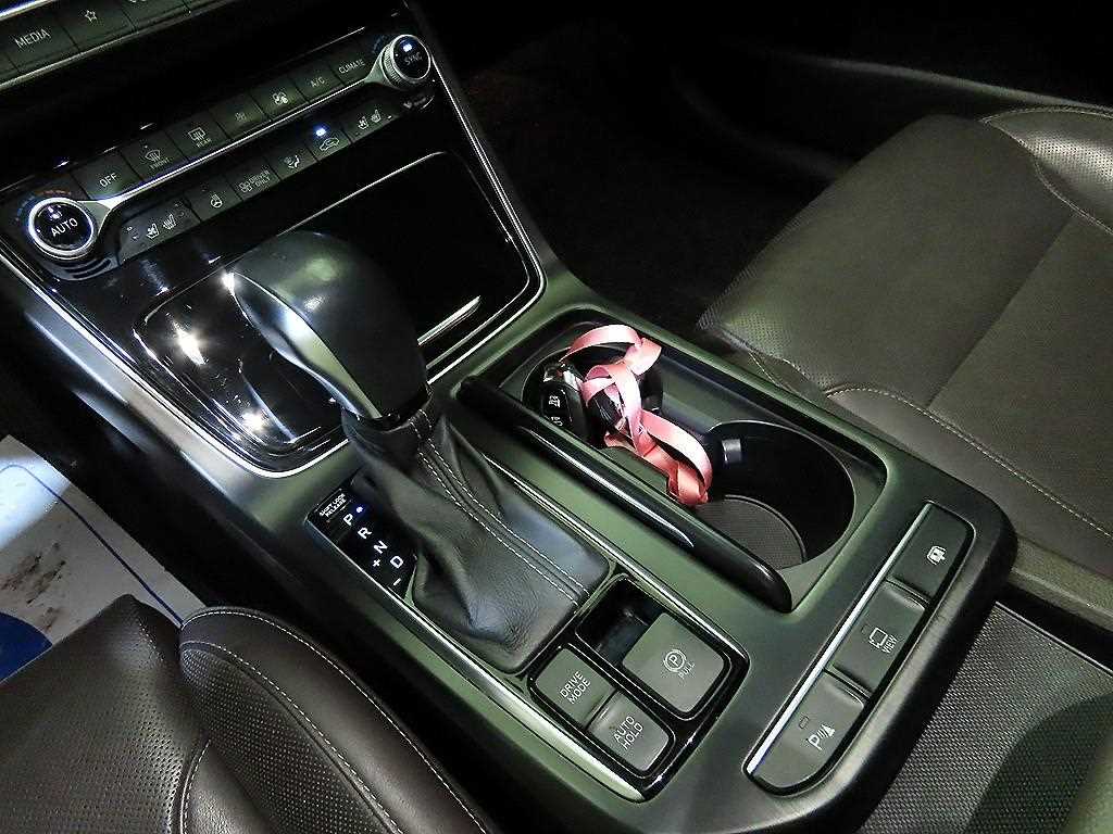 HYUNDAI Grandeur - Vista 12