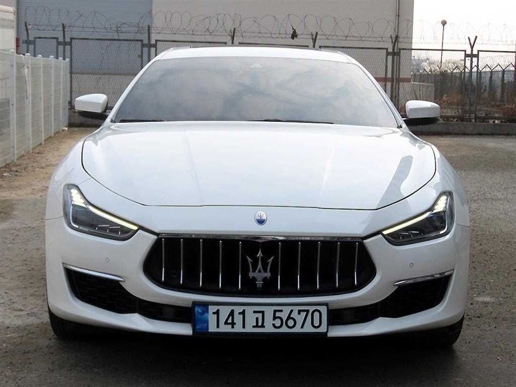 Maserati Ghibli 2018 Blanco - Importación desde Corea - HF Imports Iquique - Foto 1