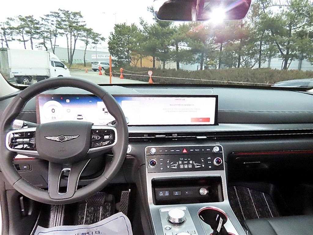 Genesis GV80 - Vista 7