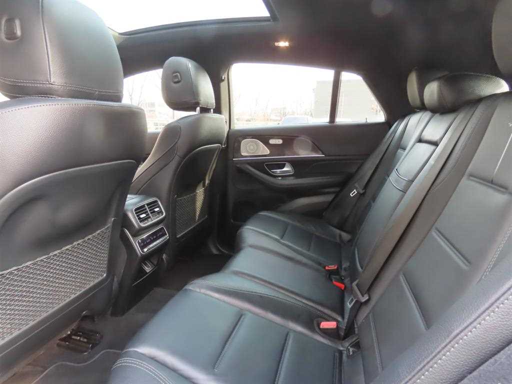 Mercedes Benz GLE Class - Vista 6