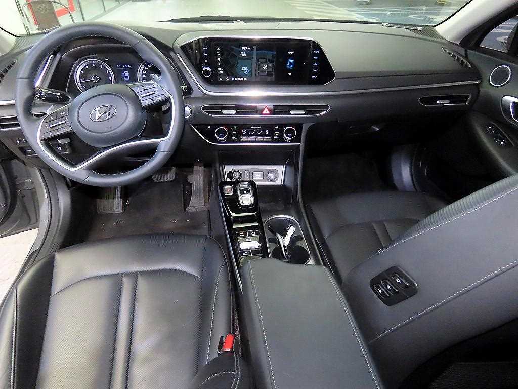 HYUNDAI Sonata - Vista 10