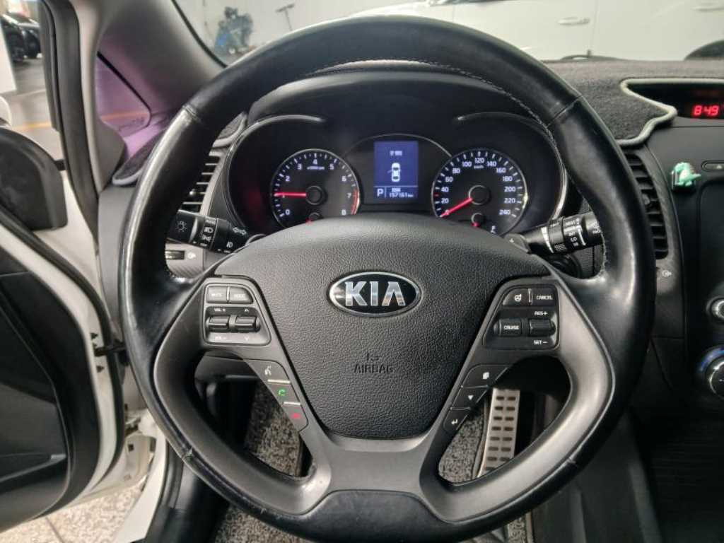 KIA K3 2013 Blanco - Importación desde Corea - HF Imports Iquique - Foto 17