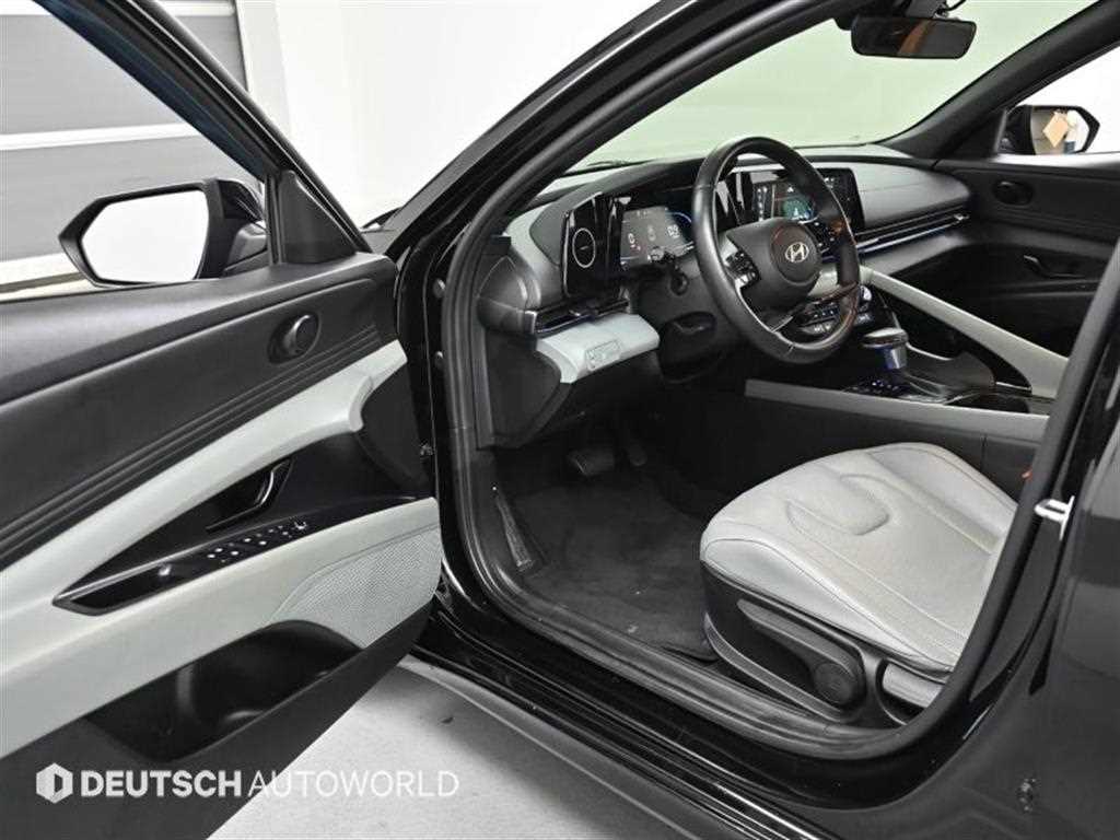 HYUNDAI Avante - Vista 12