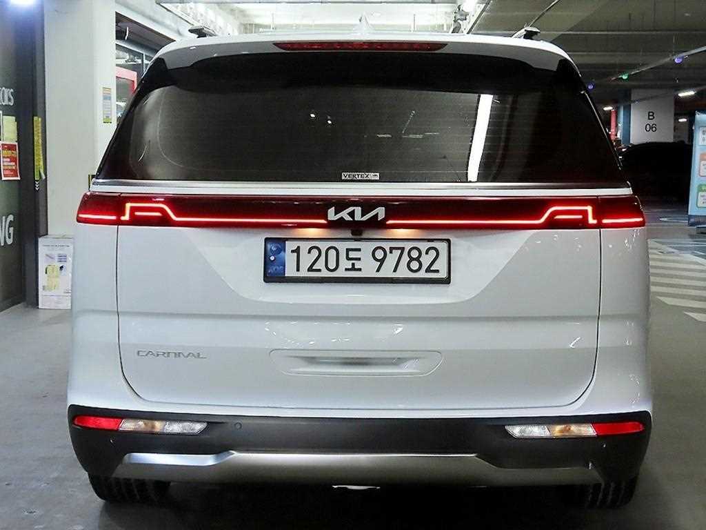 KIA Carnival - Vista 5