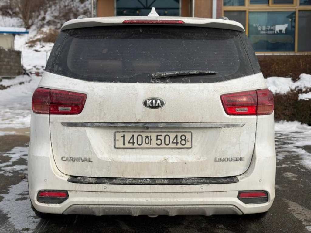 KIA Carnival - Vista 5