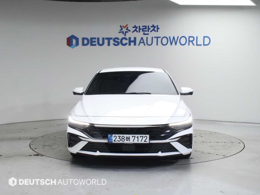 HYUNDAI Avante - Vista 3