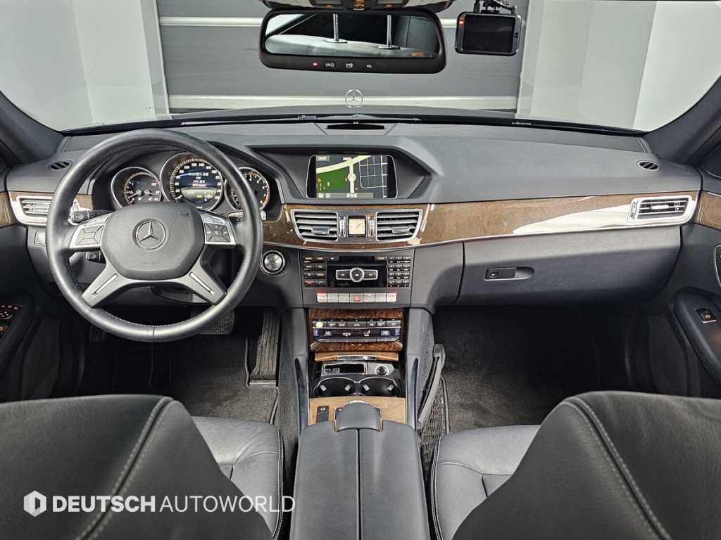 Mercedes Benz E class - Vista 7