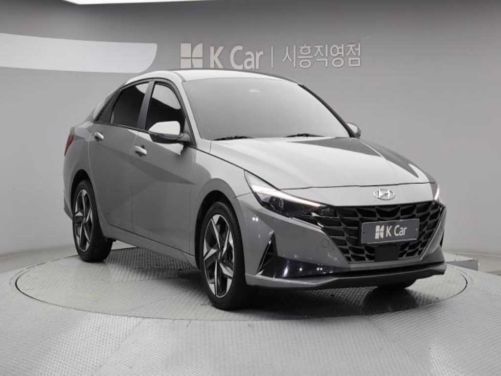 HYUNDAI Avante - Vista 3