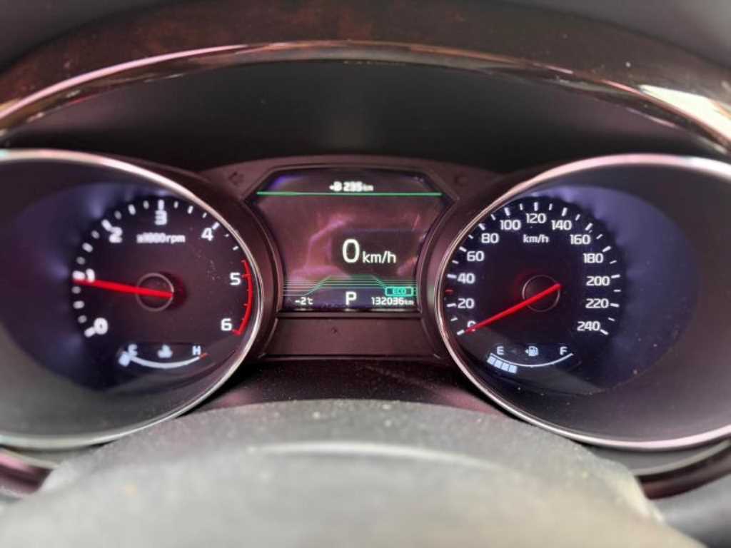 KIA Carnival - Vista 8