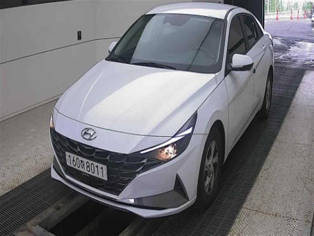 HYUNDAI Avante - Vista 2