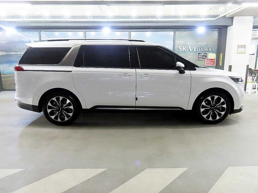 KIA Carnival - Vista 3