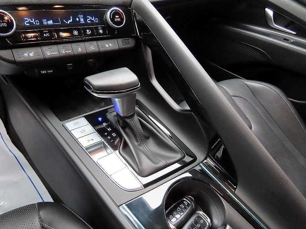 HYUNDAI Avante - Vista 10