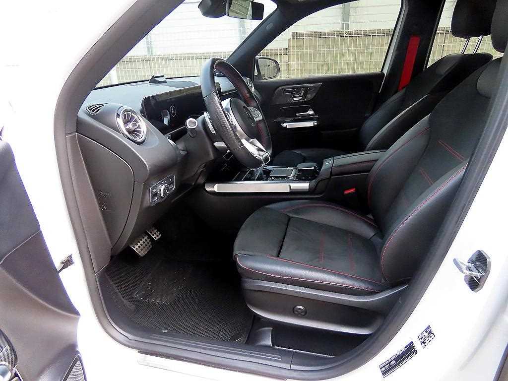 Mercedes Benz GLB Class - Vista 5