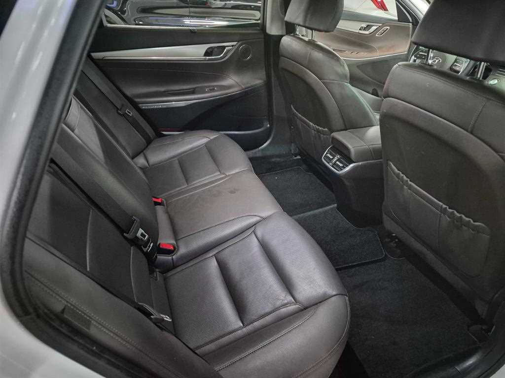 HYUNDAI Grandeur - Vista 11