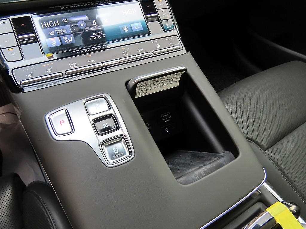 HYUNDAI Grandeur - Vista 10