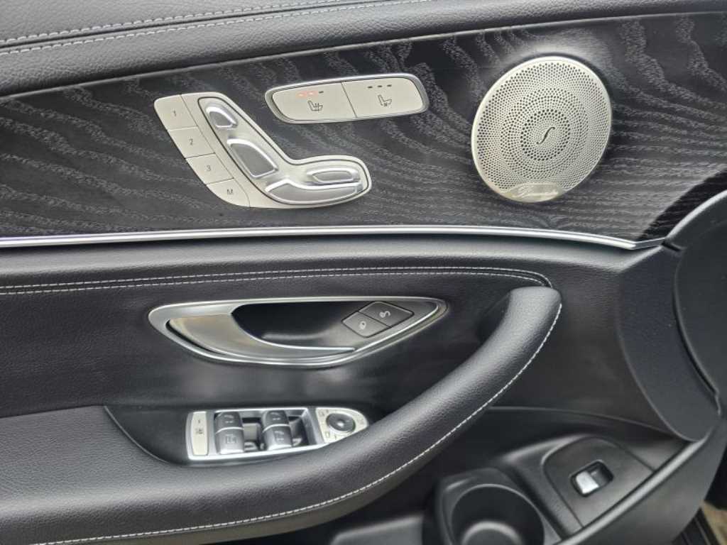 Mercedes Benz E class - Vista 10