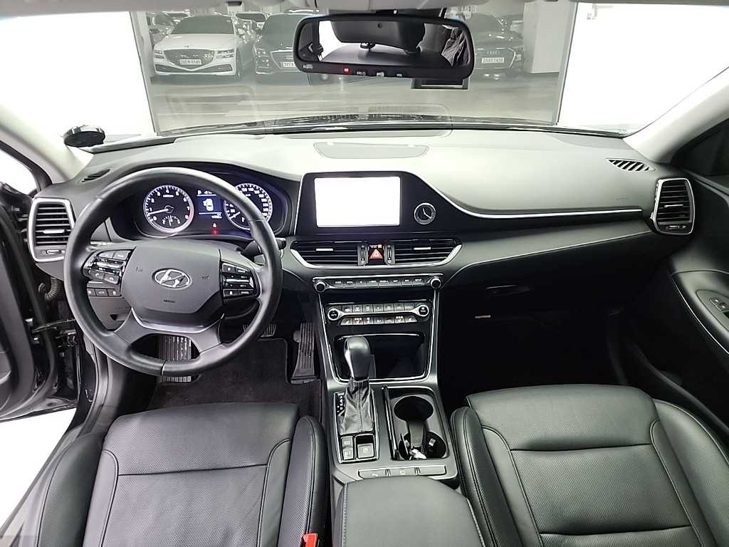 HYUNDAI Grandeur - Vista 7