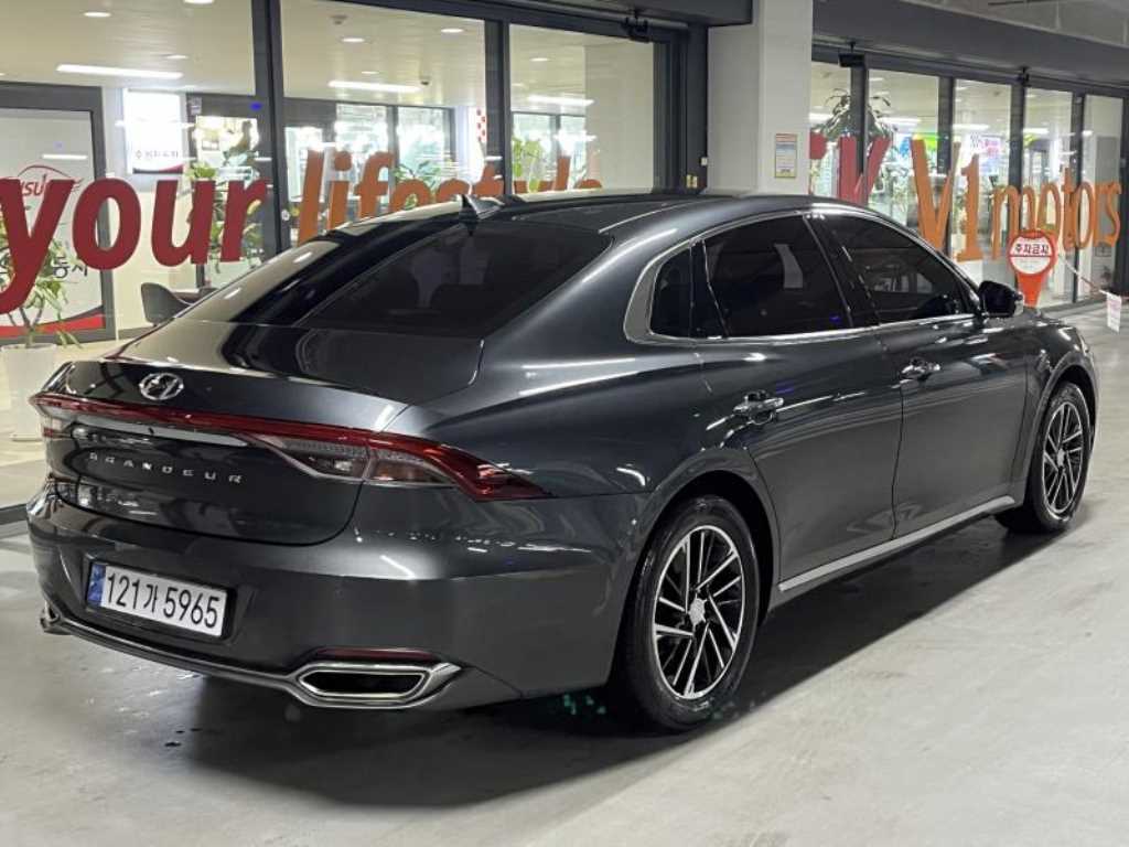 HYUNDAI Grandeur - Vista 4