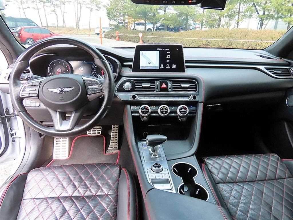 Genesis G70 - Vista 7