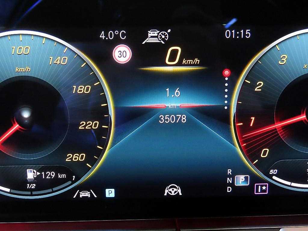 Mercedes Benz E class - Vista 9