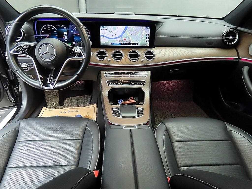 Mercedes Benz E class - Vista 7