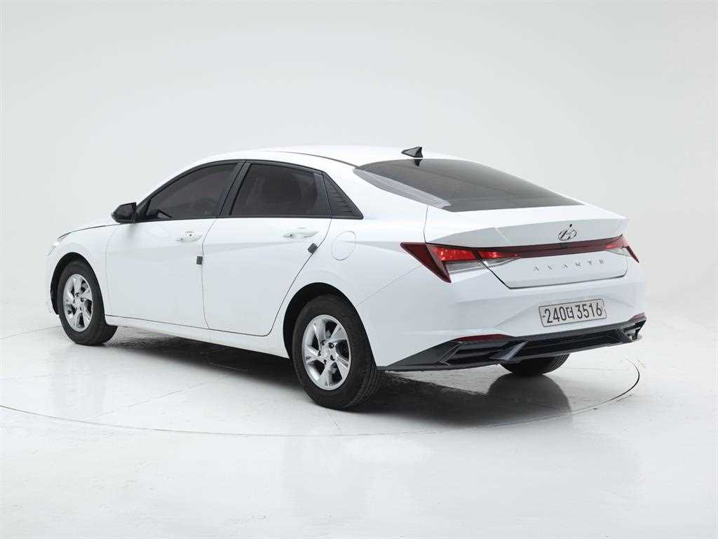 HYUNDAI Avante - Vista 4