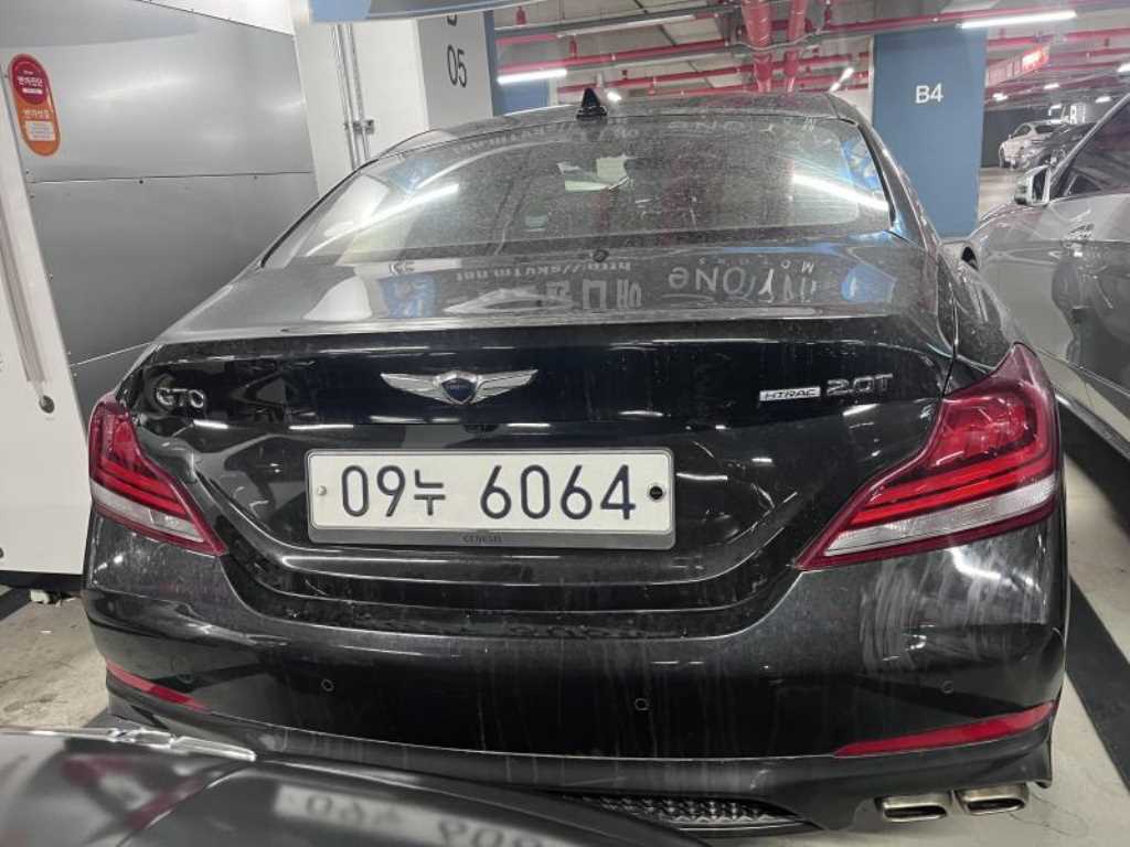 Genesis G70 - Vista 12