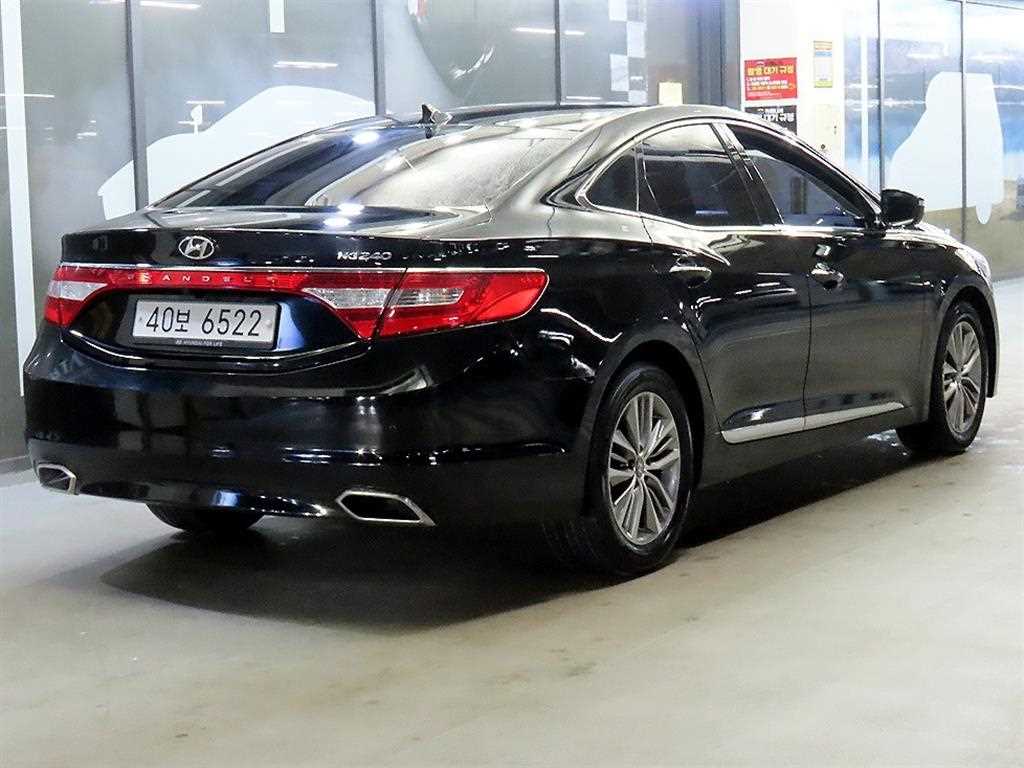 HYUNDAI Grandeur - Vista 4