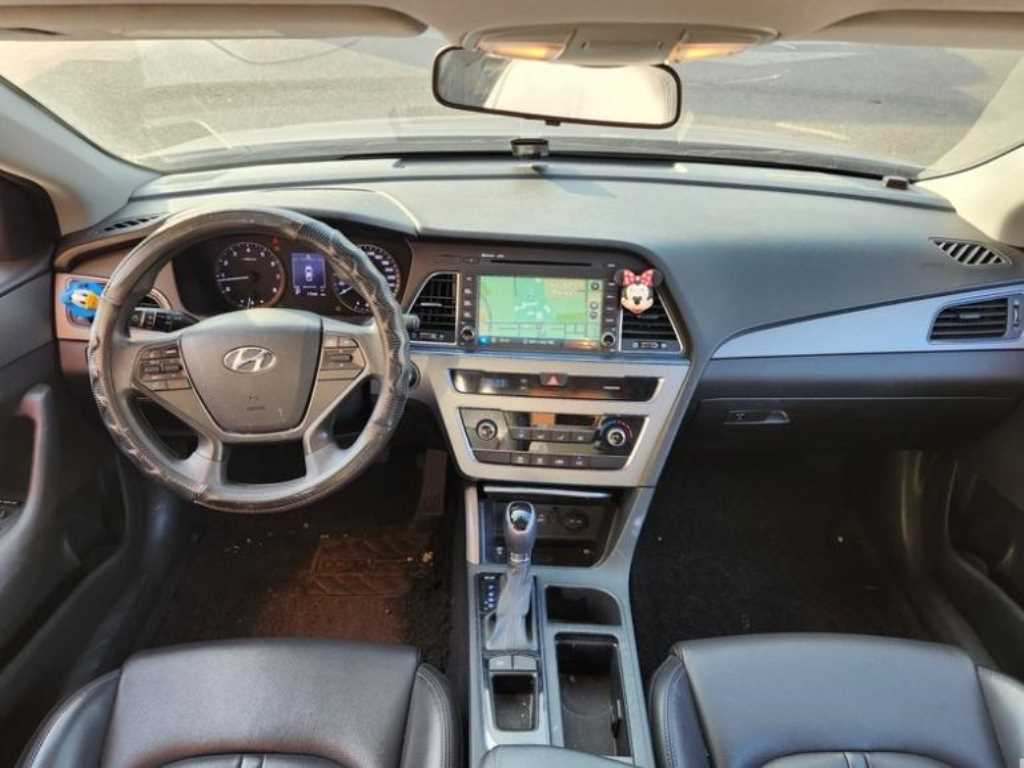 HYUNDAI Sonata - Vista 7
