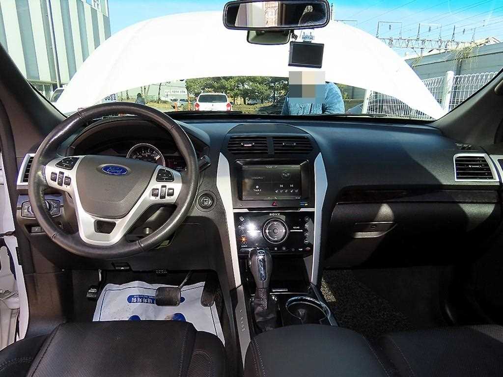 Ford Explorer - Vista 7