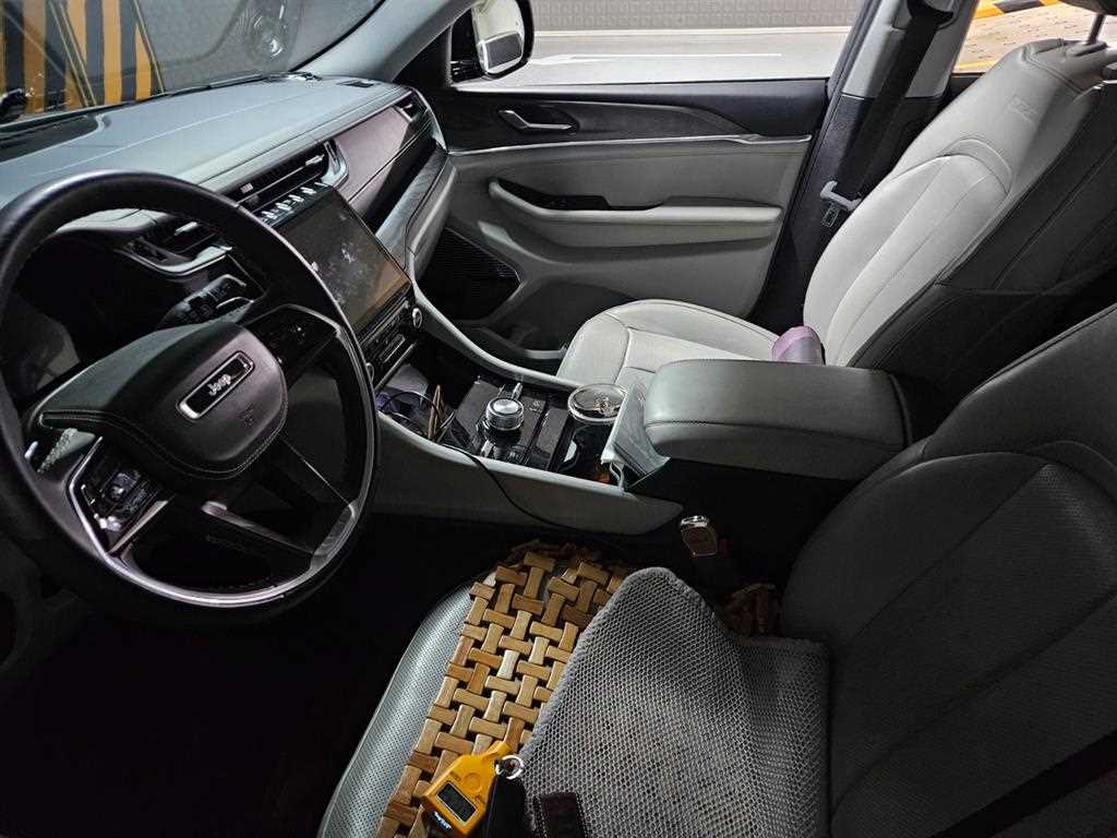 Jeep Cherokee - Vista 8