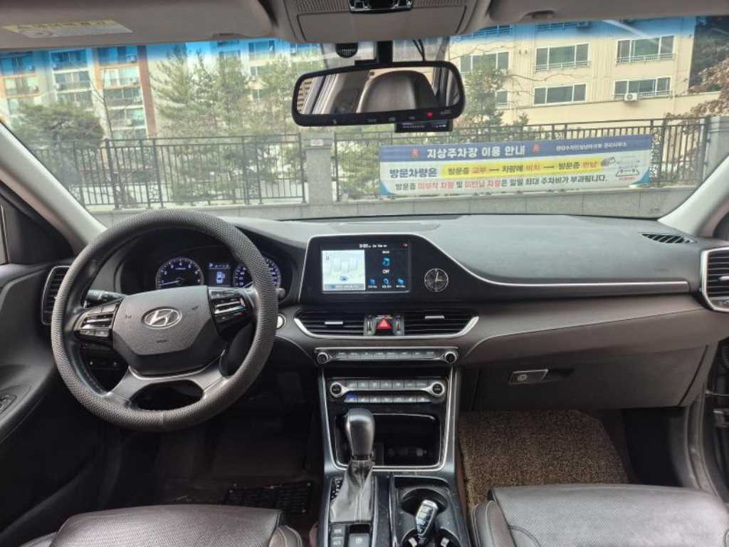 HYUNDAI Grandeur - Vista 7