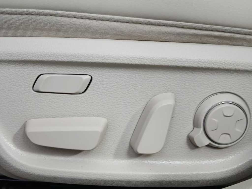 Genesis G70 - Vista 11